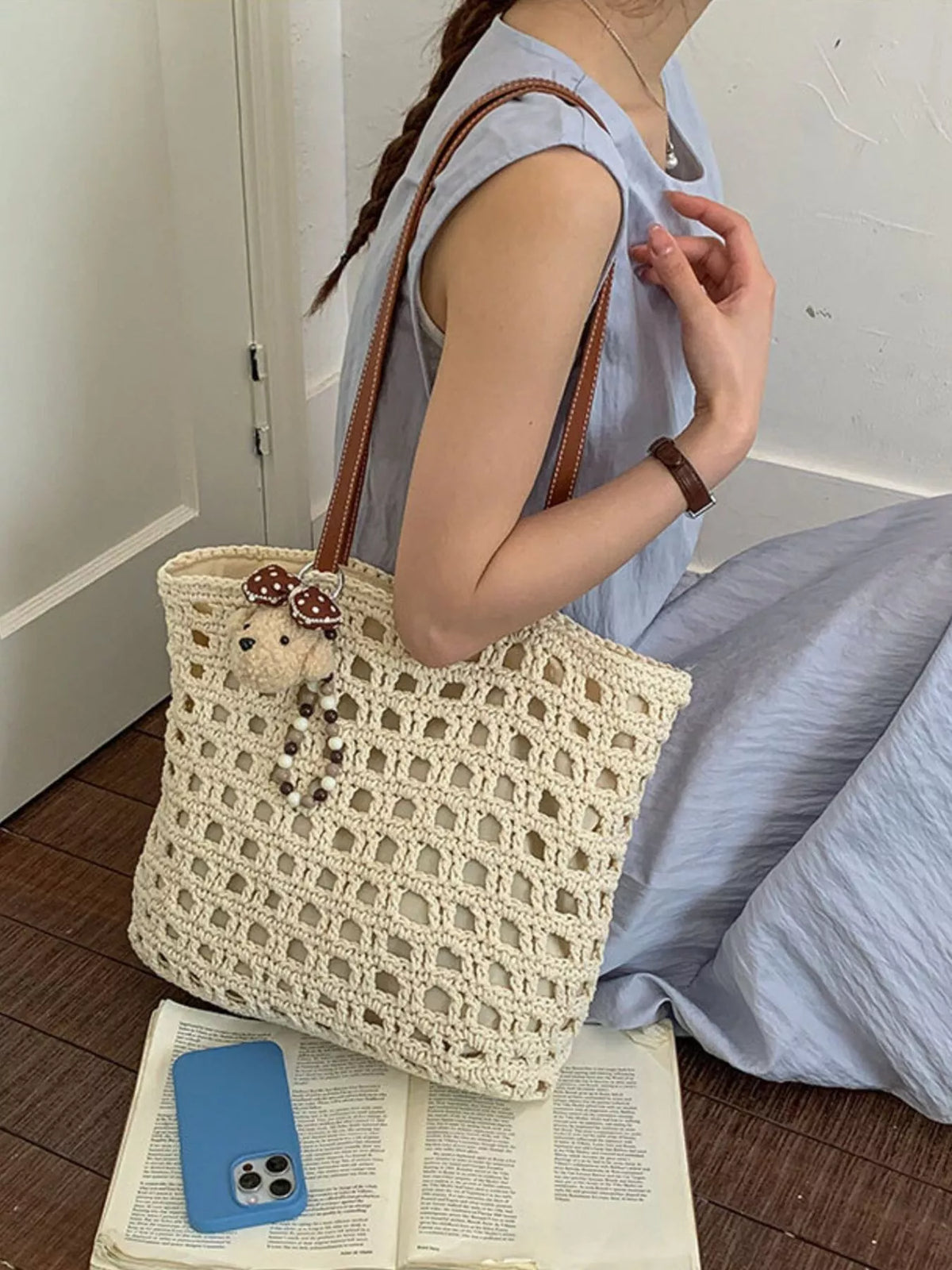 Woven Straw Handbag – detail view 2 – Muse & Moss