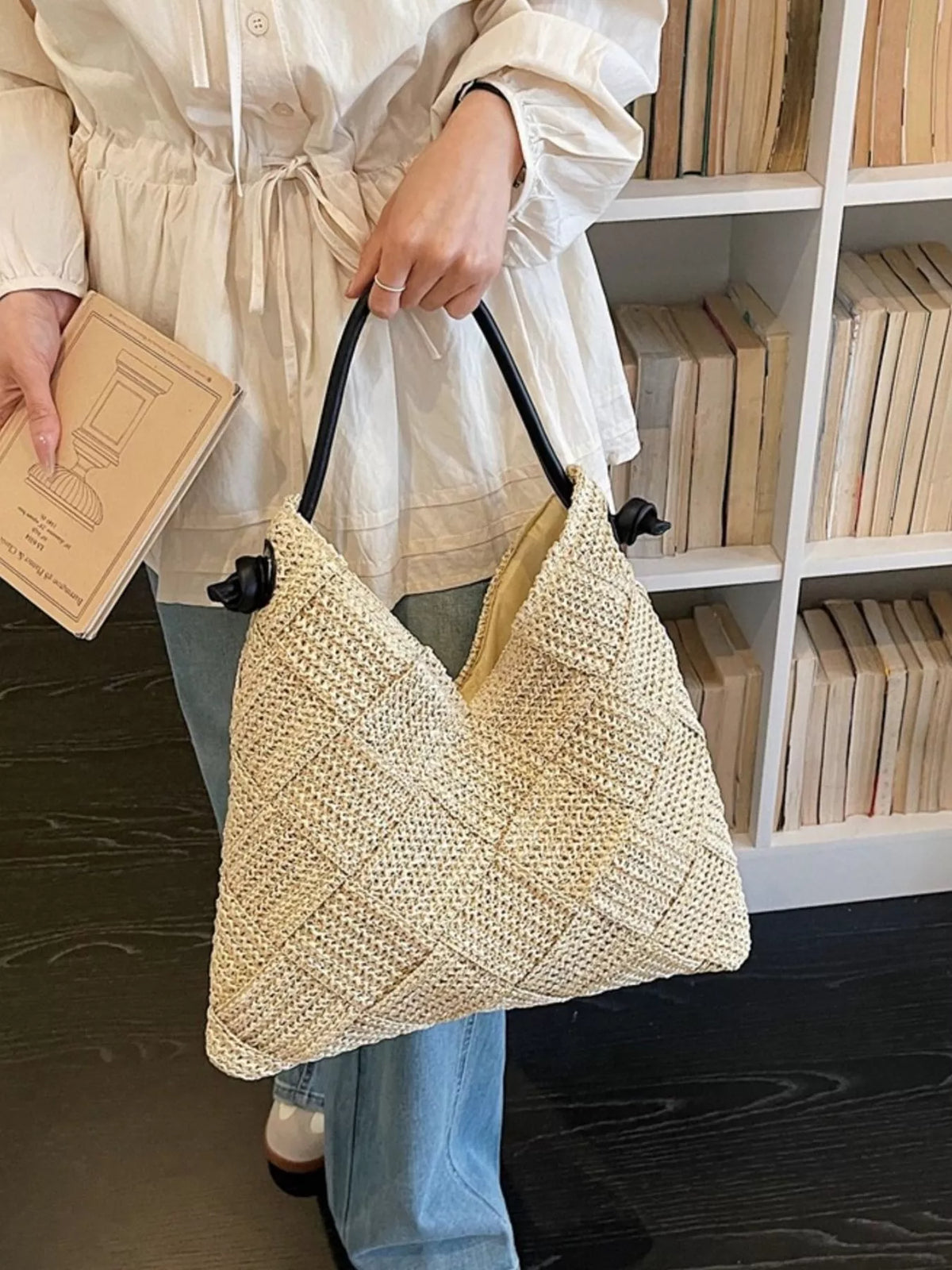 Woven Straw Shoulder Bag – detail view 5 – Muse & Moss