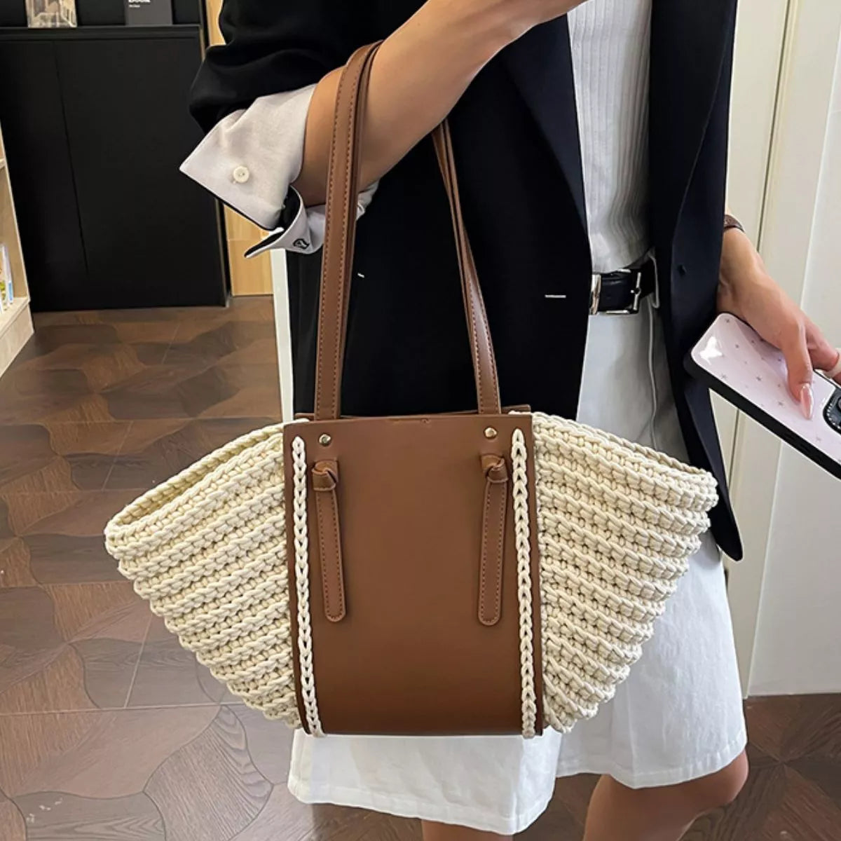 Straw Woven Shoulder Bag – detail view 7 – Muse & Moss