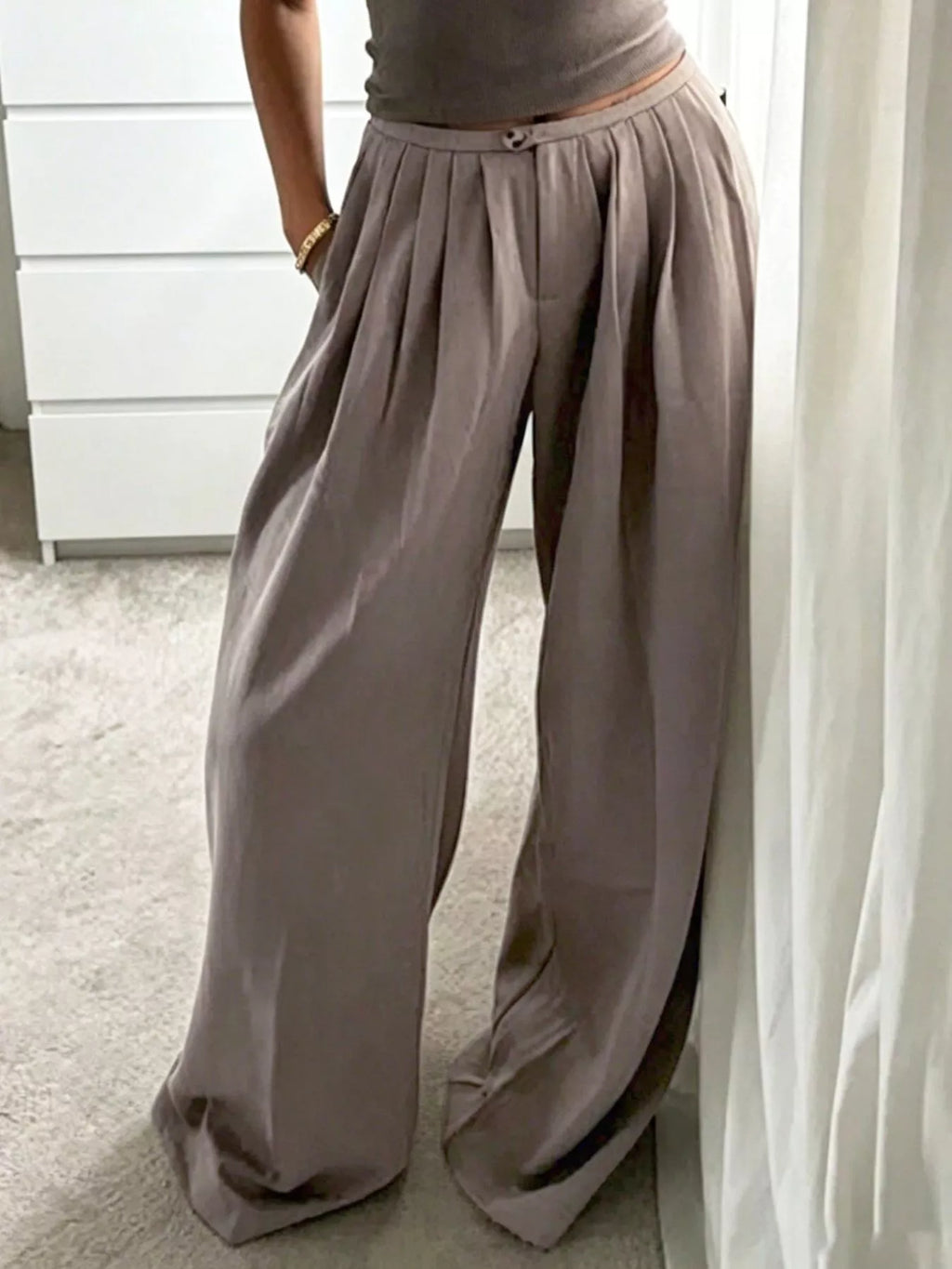 Wide-Leg Pleated Pants – detail view 3 – Muse & Moss