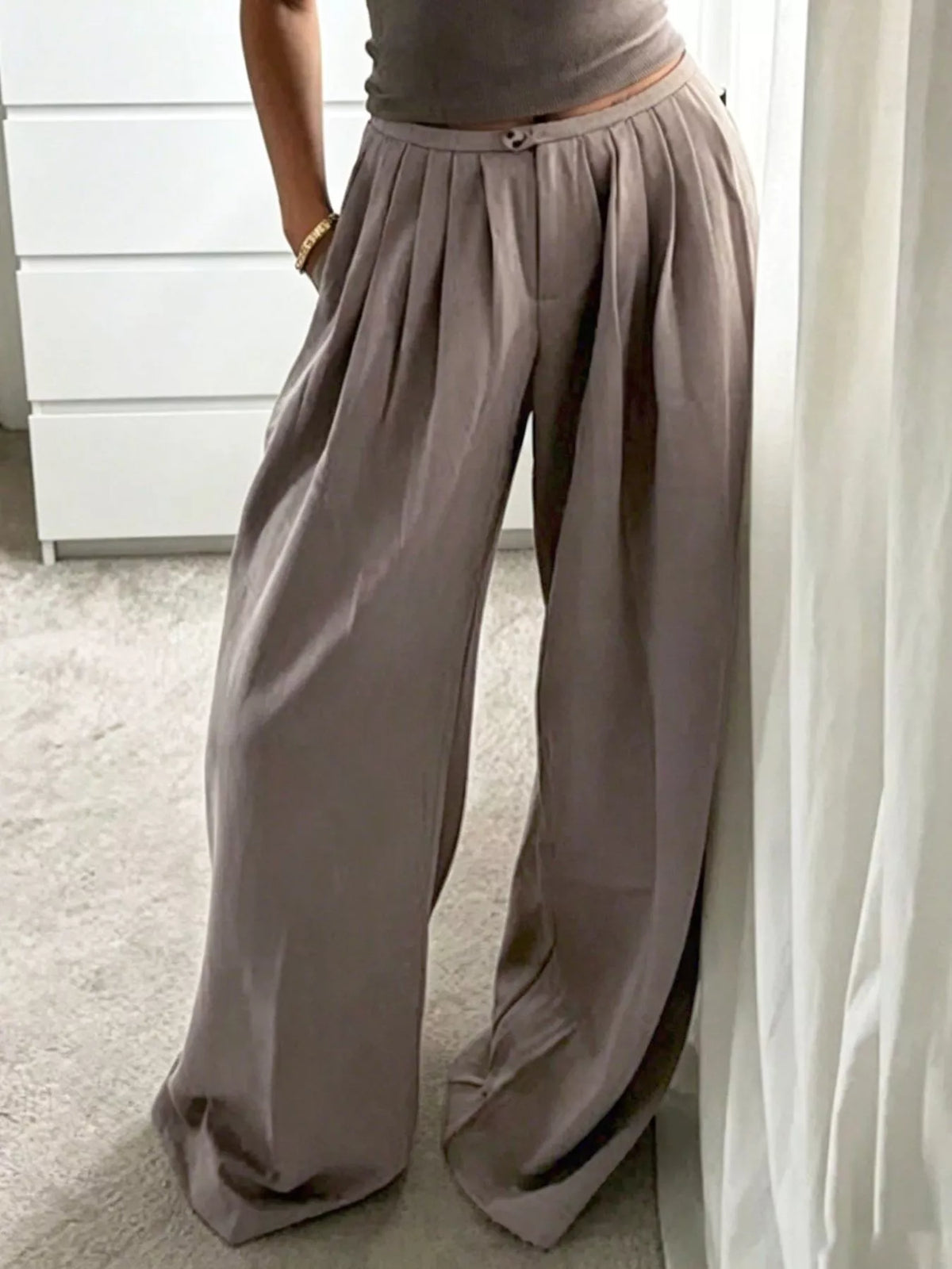 Wide-Leg Pleated Pants – detail view 3 – Muse & Moss